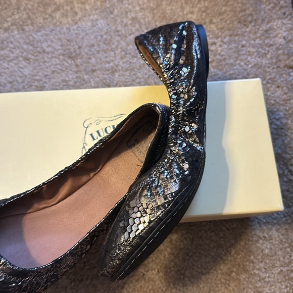 NWOT Lucky Brand Flats - Picture 4 of 6